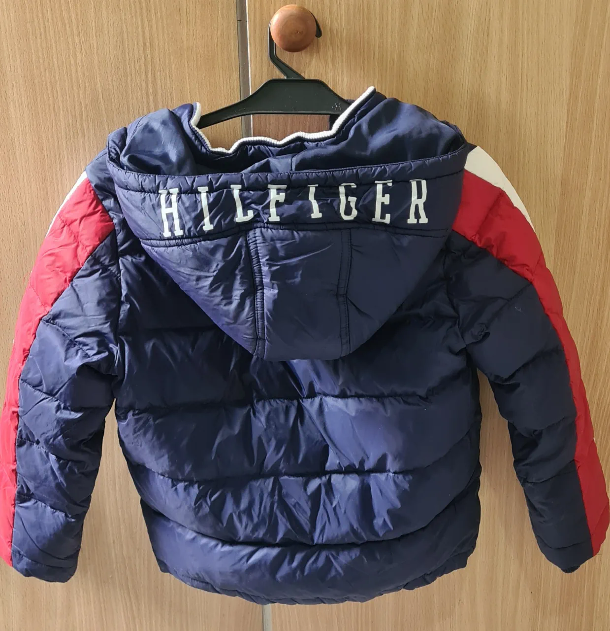 Campera Tommy Hilfiger · Talle 6 años / 116 cm