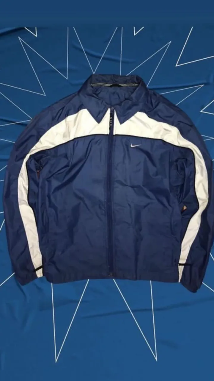 Nike · Talle L