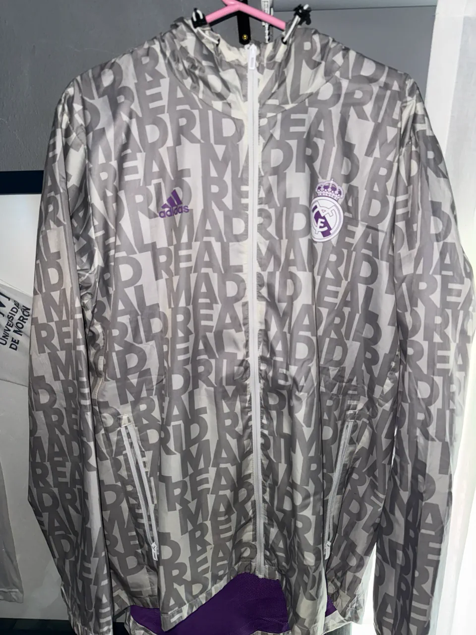 Rompeviento adidas · Talle M