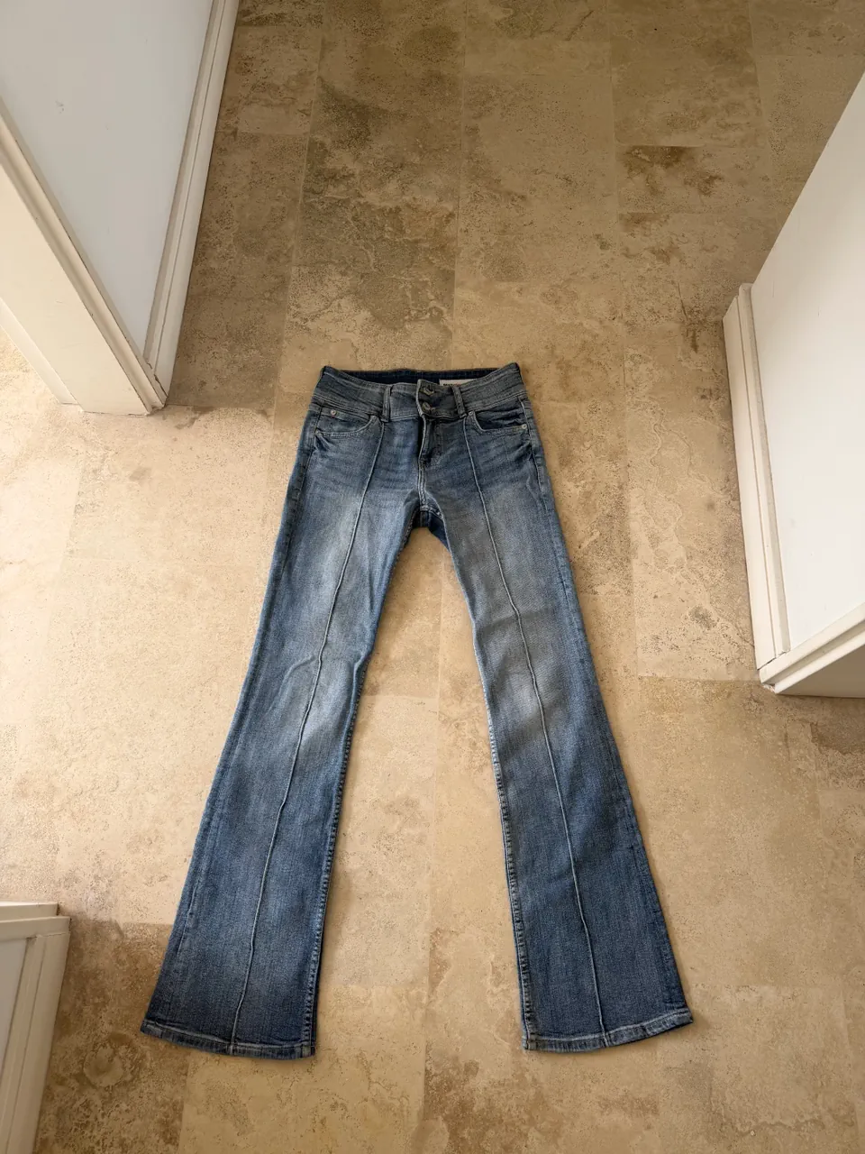 Jean Bershka · Talle EU 38