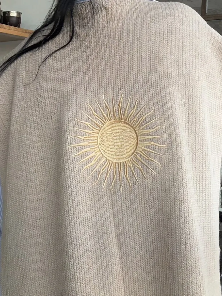 Poncho Makeala · Talle único