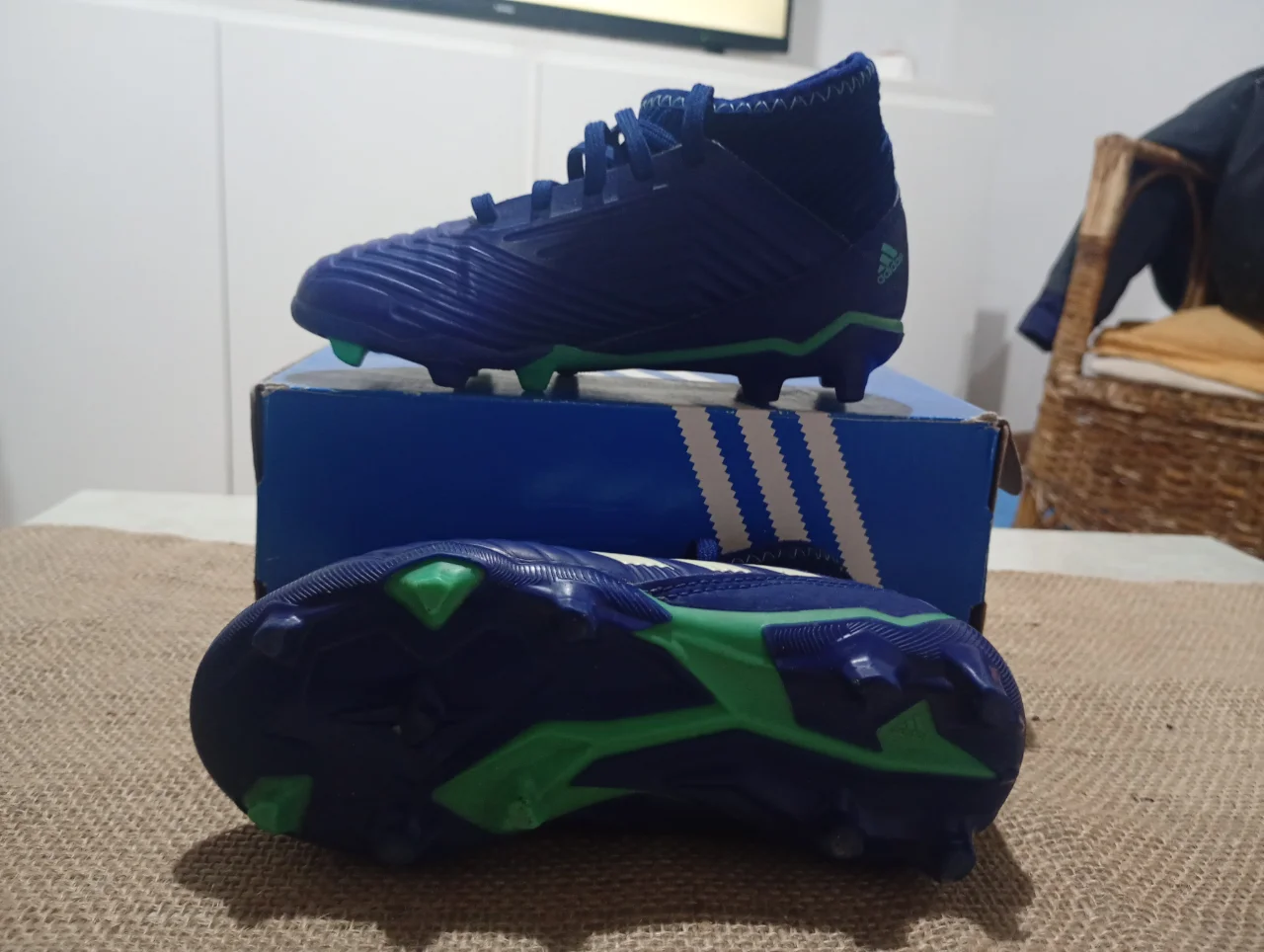 adidas · Talle AR 28