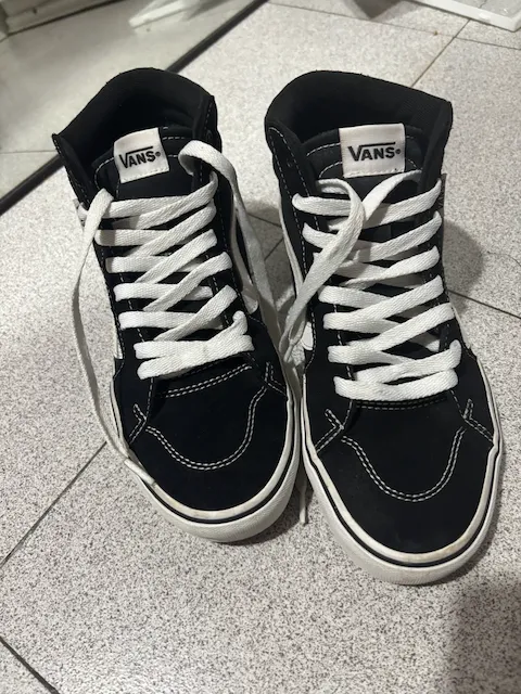 Vans · Talle AR 37