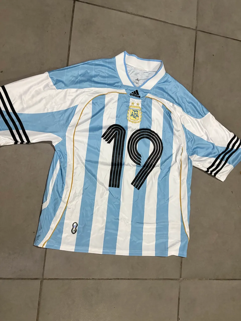 Camiseta adidas - imagen 1