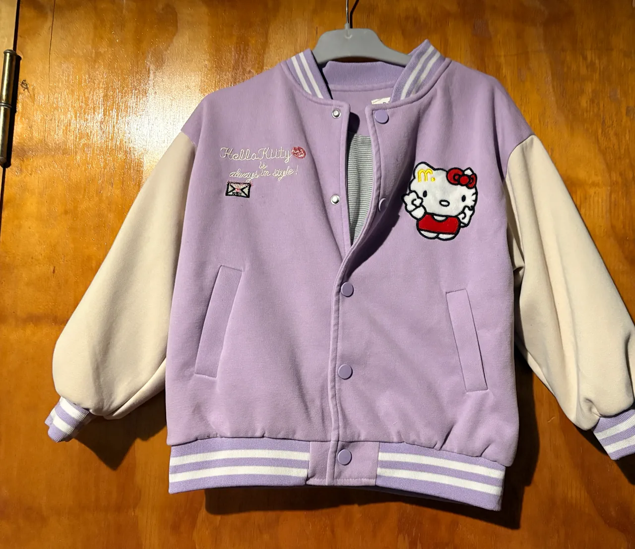 Hello Kitty · Talle 7 años / 122 cm
