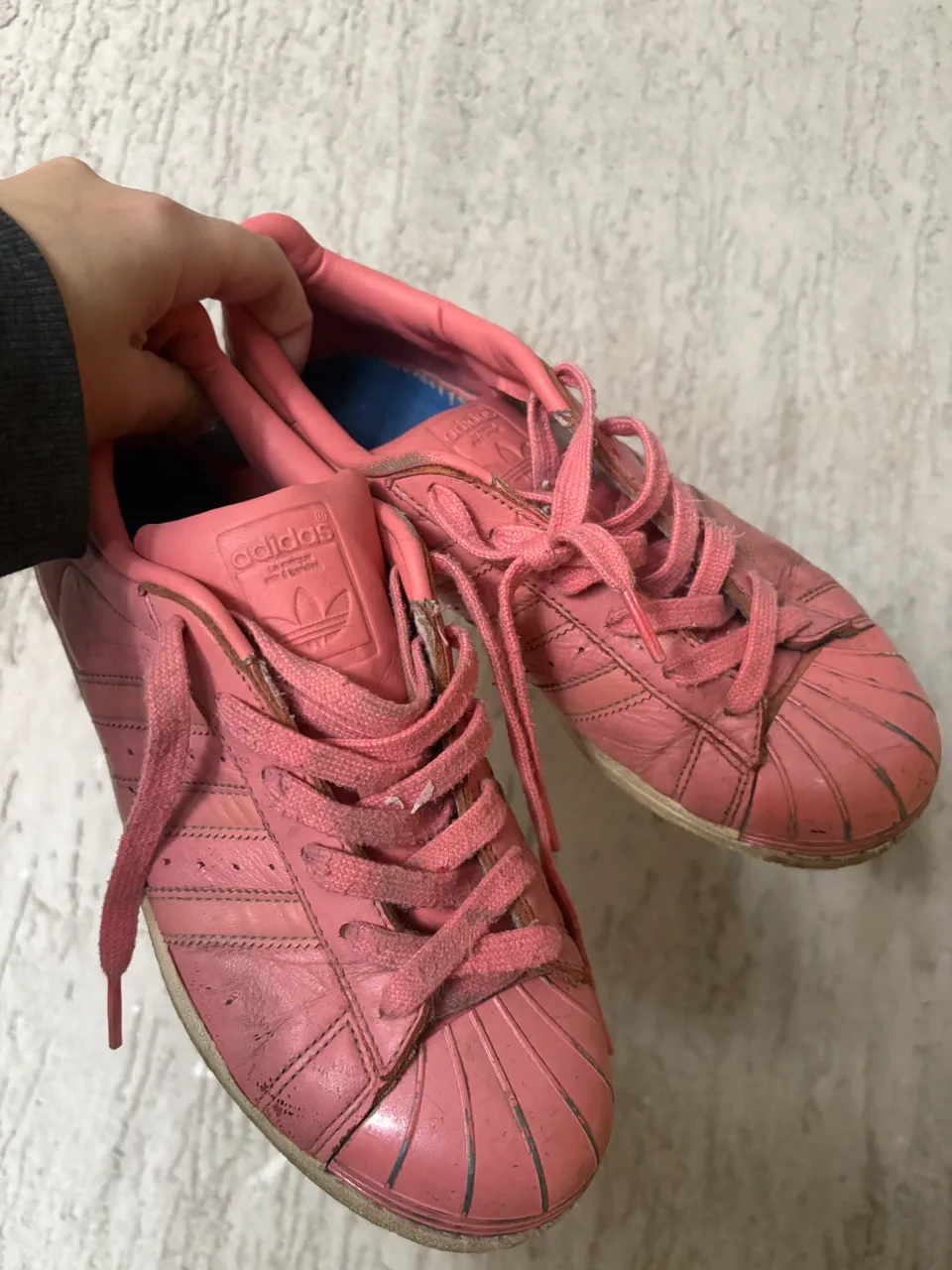 adidas · Talle AR 40