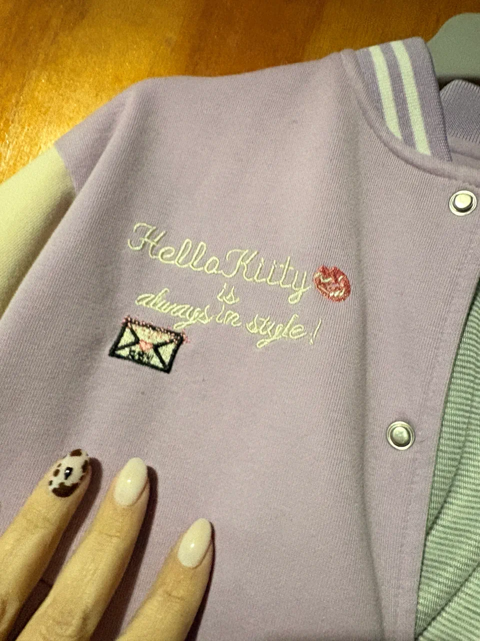Campera bomber Hello Kitty - imagen 3