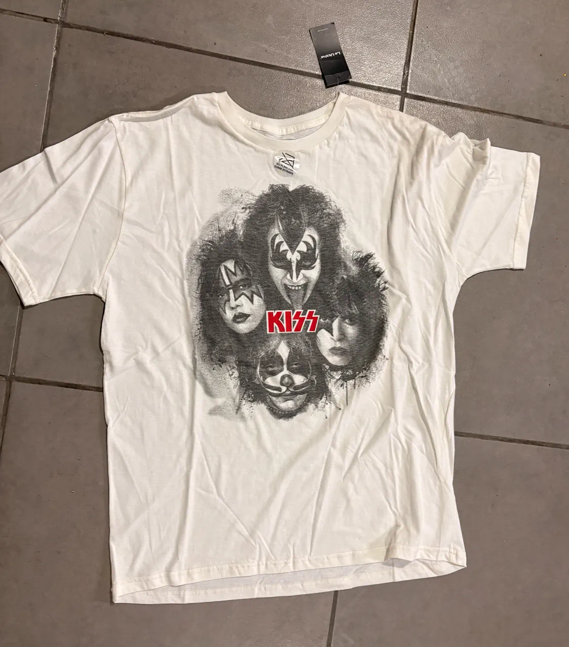 Remera Le Utthe · Talle L