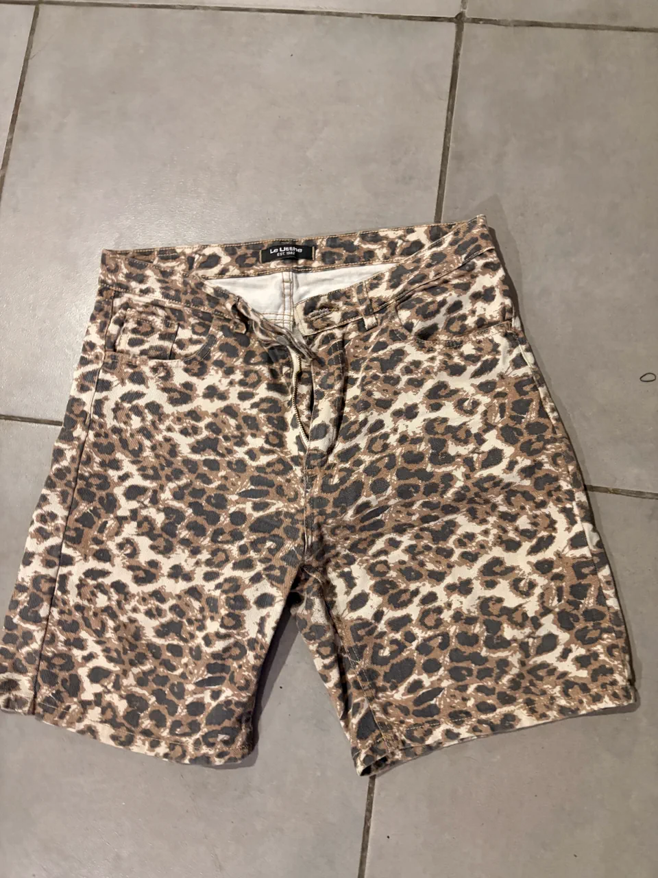 Short Le Utthe · Talle EU 38