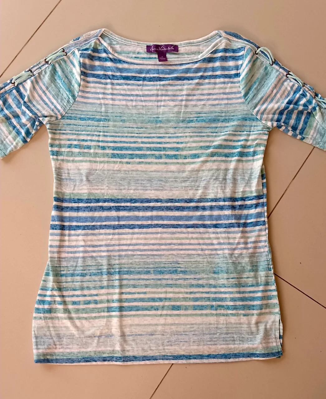 Remera Gloria vanderbilt · Talle S