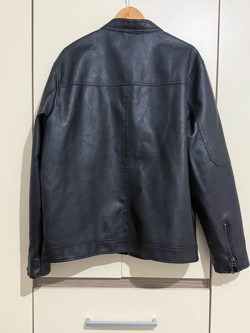Campera GUESS · Talle XL