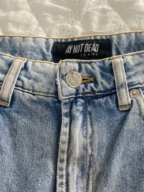 Ay Not Dead · Talle M