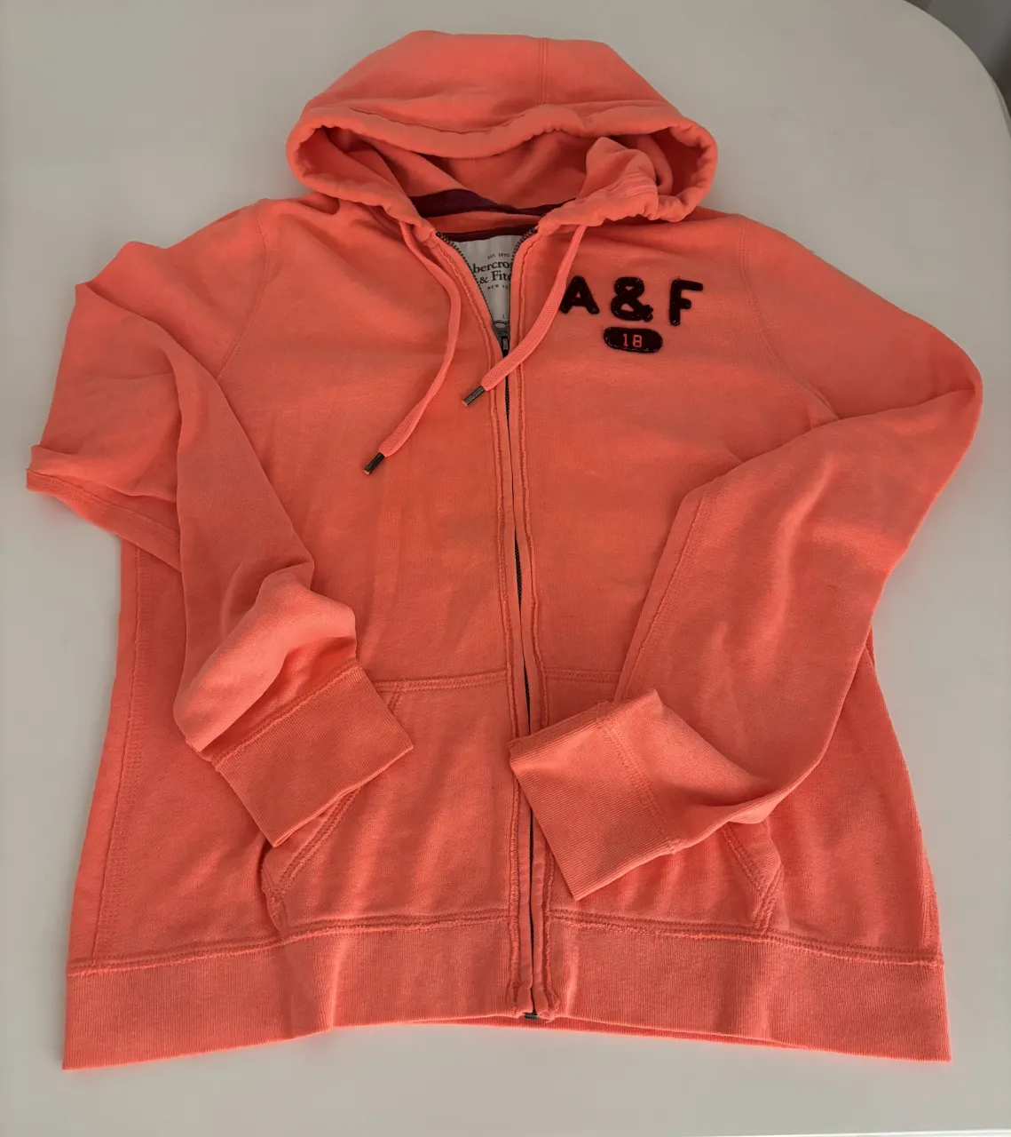 Buzo Abercrombie & Fitch · Talle L
