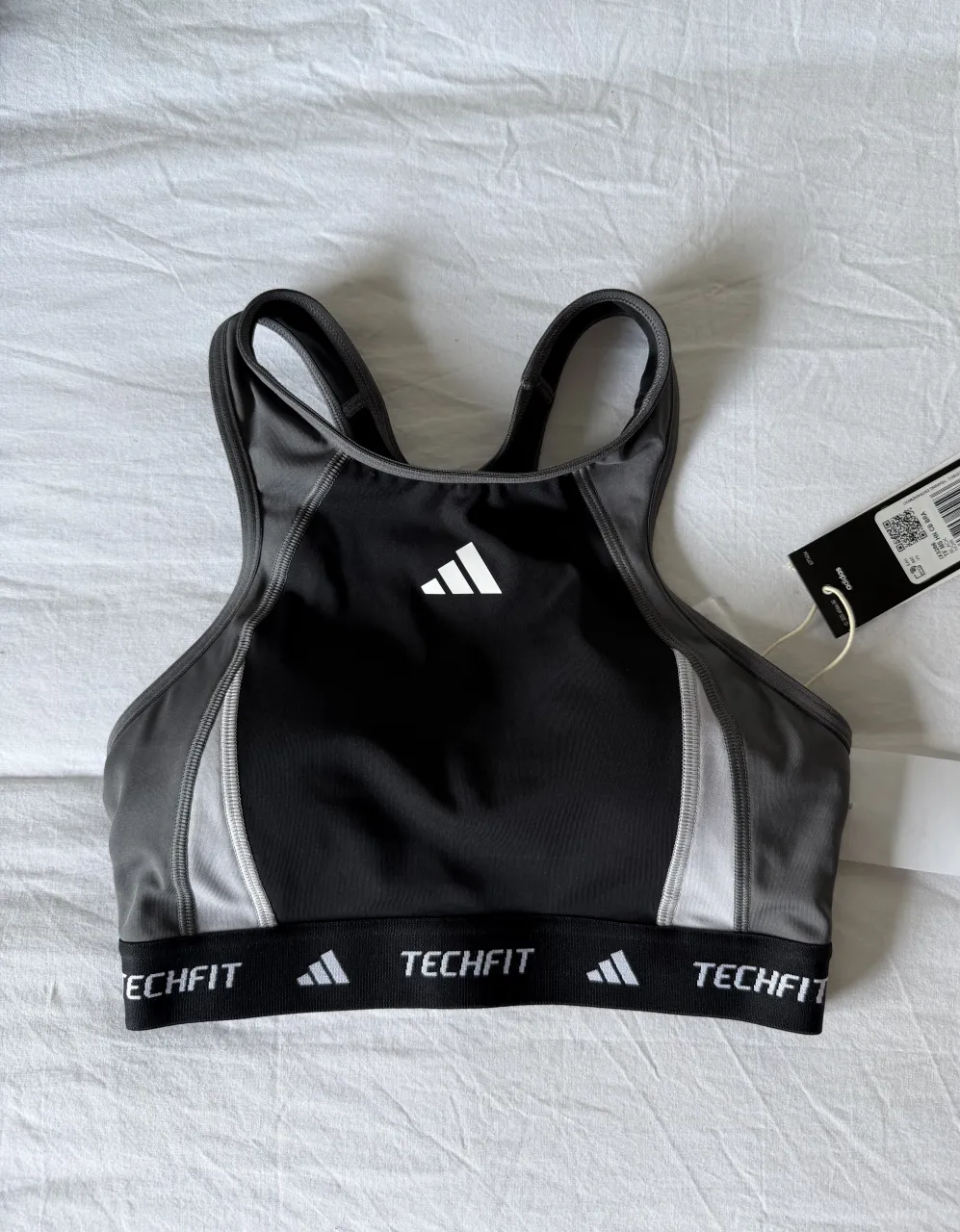 Top adidas - imagen 1