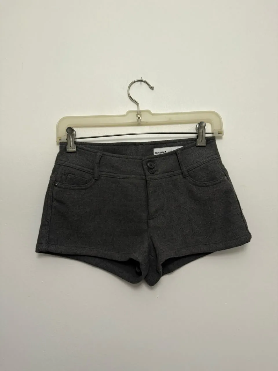 Short Bershka · Talle EU 32