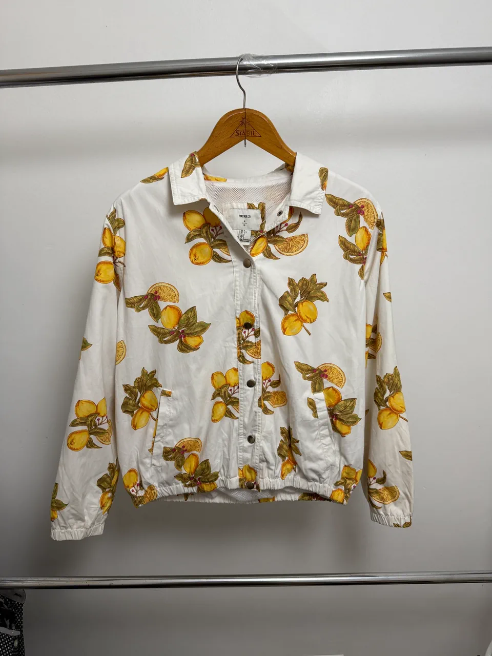 Campera Forever 21 · Talle L