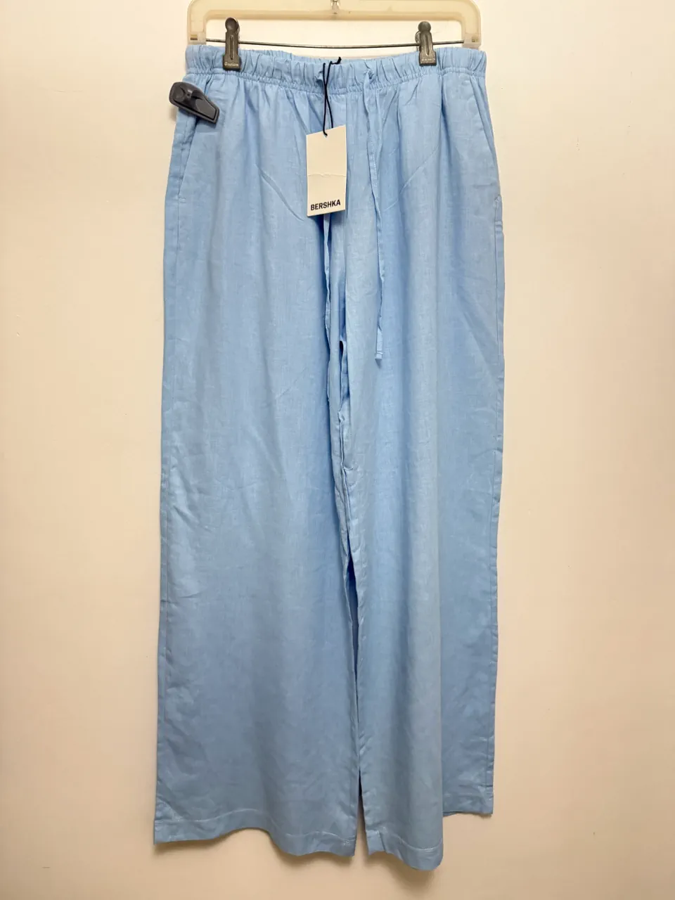 Pantalón Bershka · Talle L