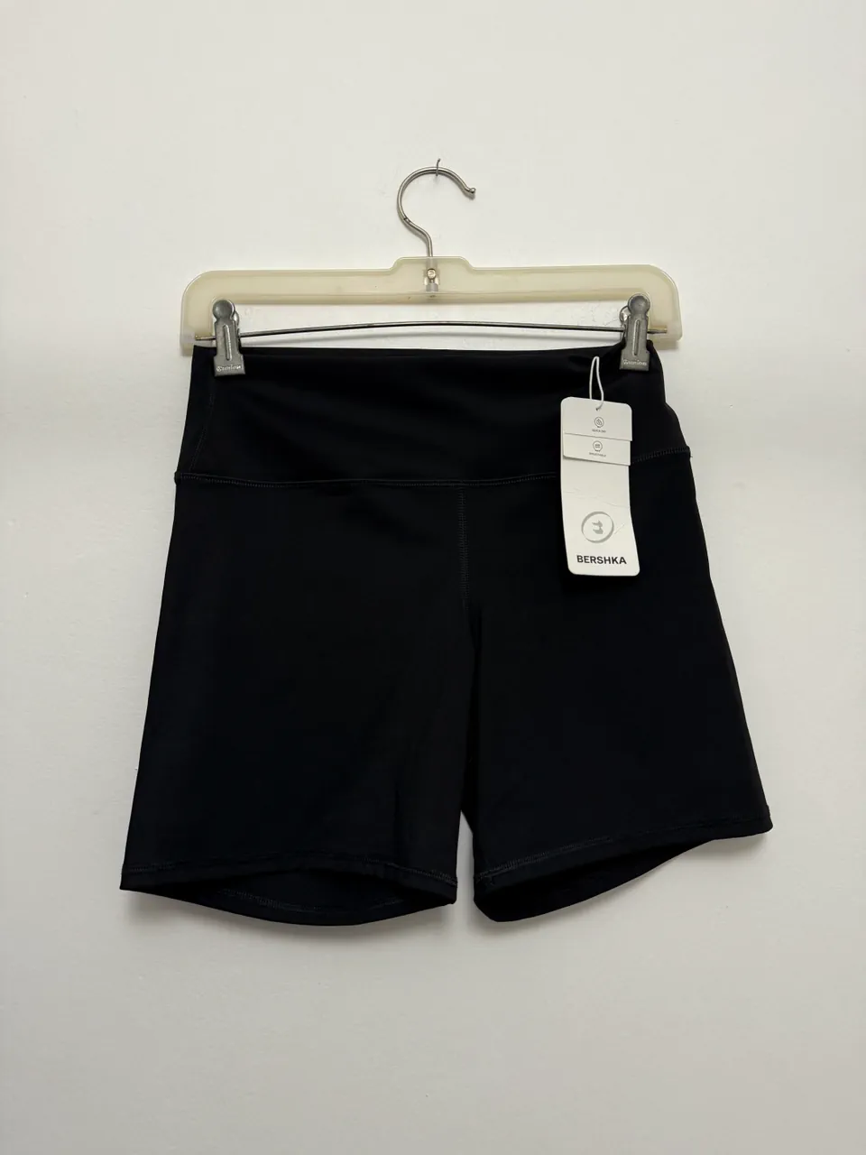 Short Bershka · Talle M