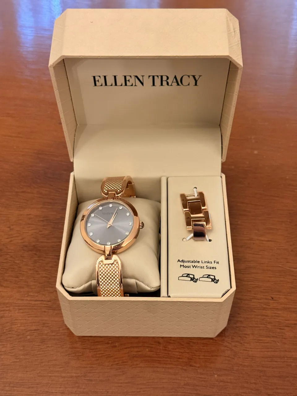 ELLEN TRACY