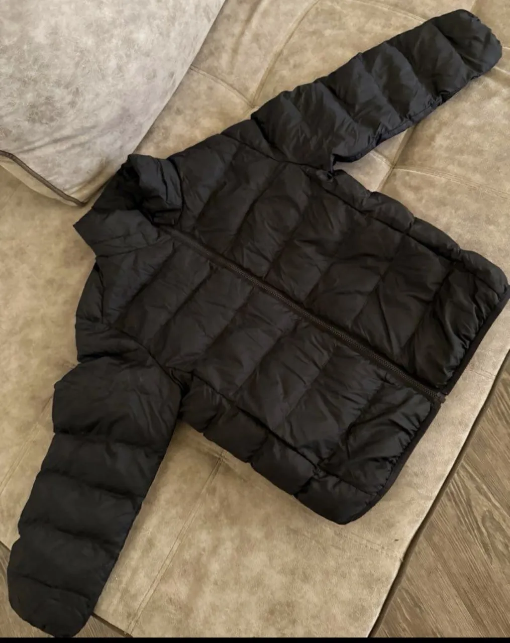 Campera de plumas Uniqlo · Talle 7 años / 122 cm