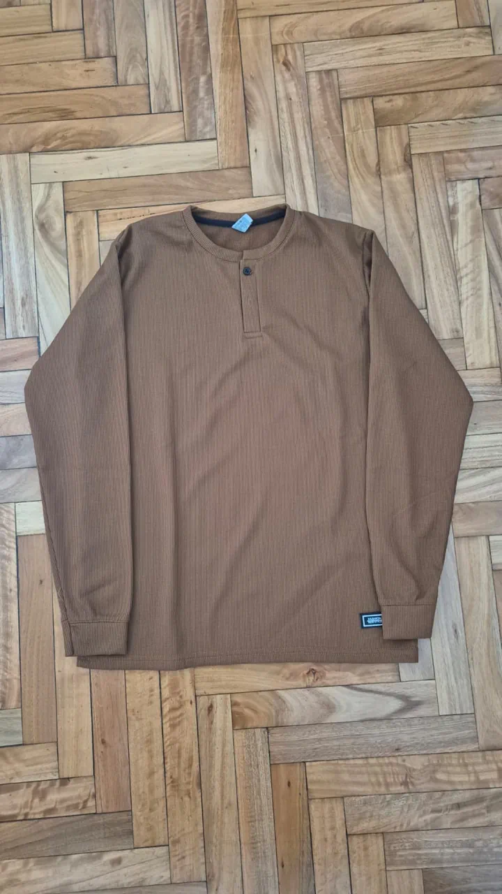 Remera Sin marca · Talle 3