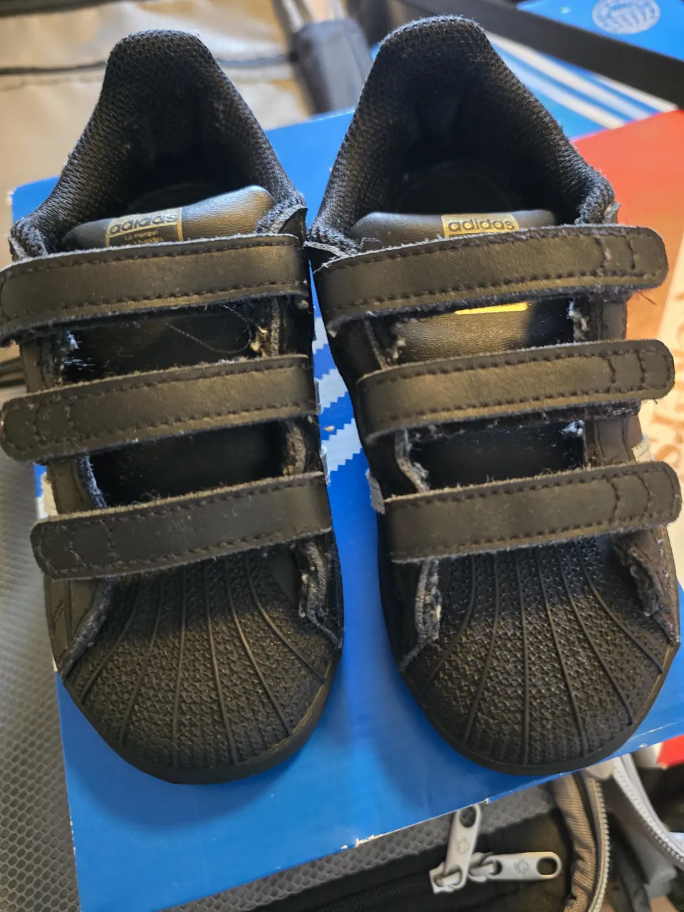 adidas · Talle AR 26