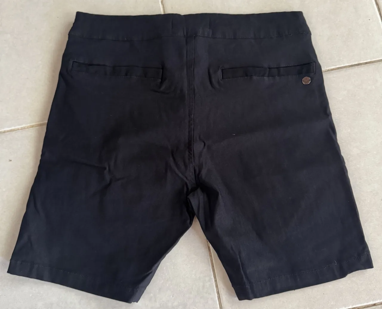 Bermuda Tascani · Talle M