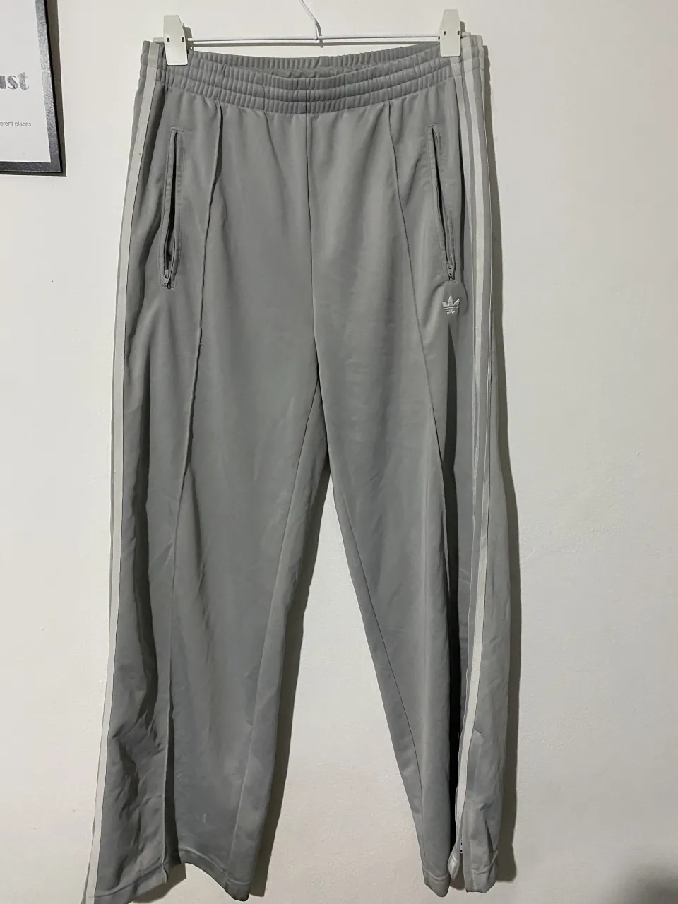 Pantalón adidas - imagen 1