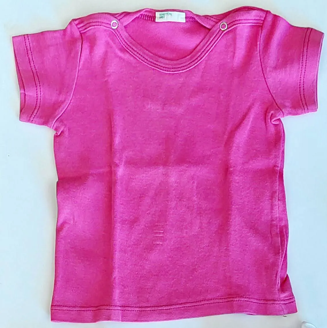 Remera United Colors of Benetton · Talle 9-12 meses
