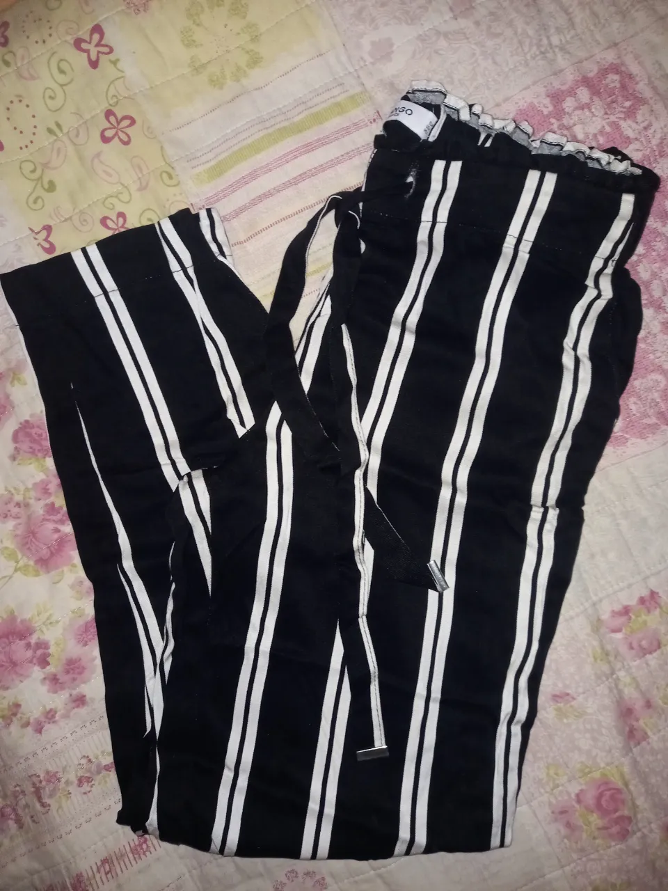 Pantalón Mango · Talle M