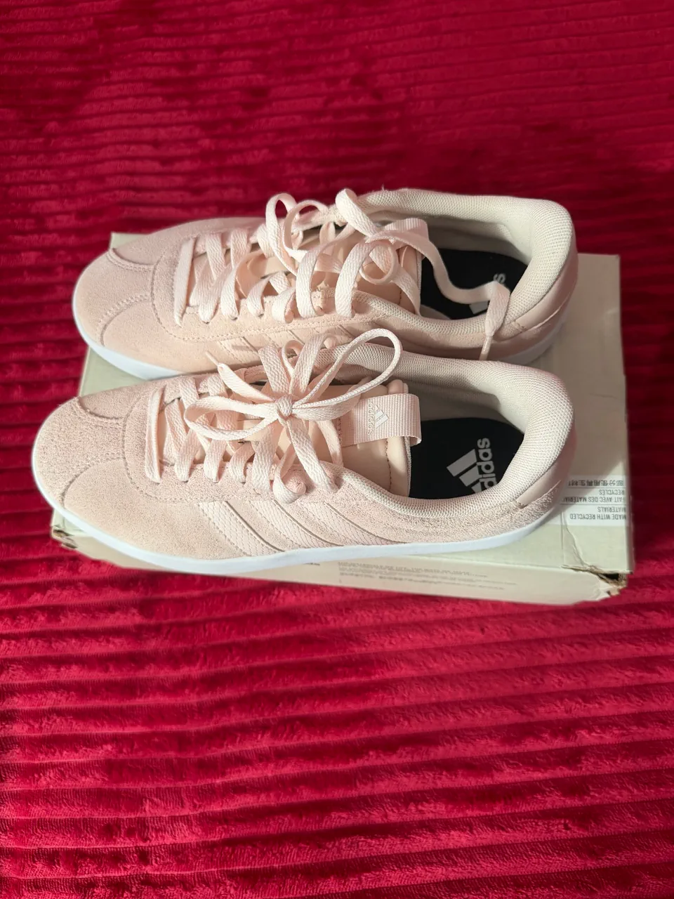 adidas · Talle AR 39