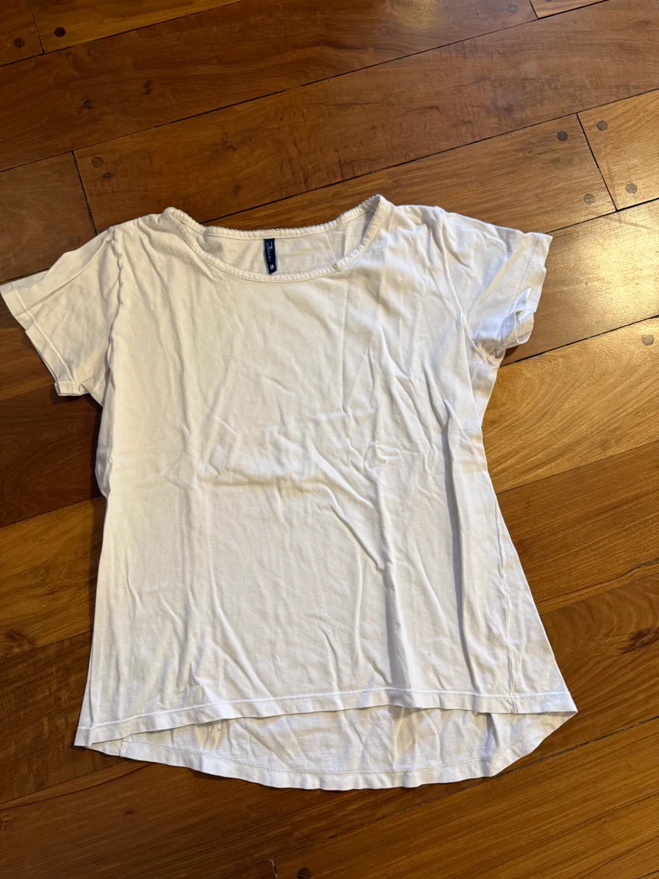Remera Newport · Talle L