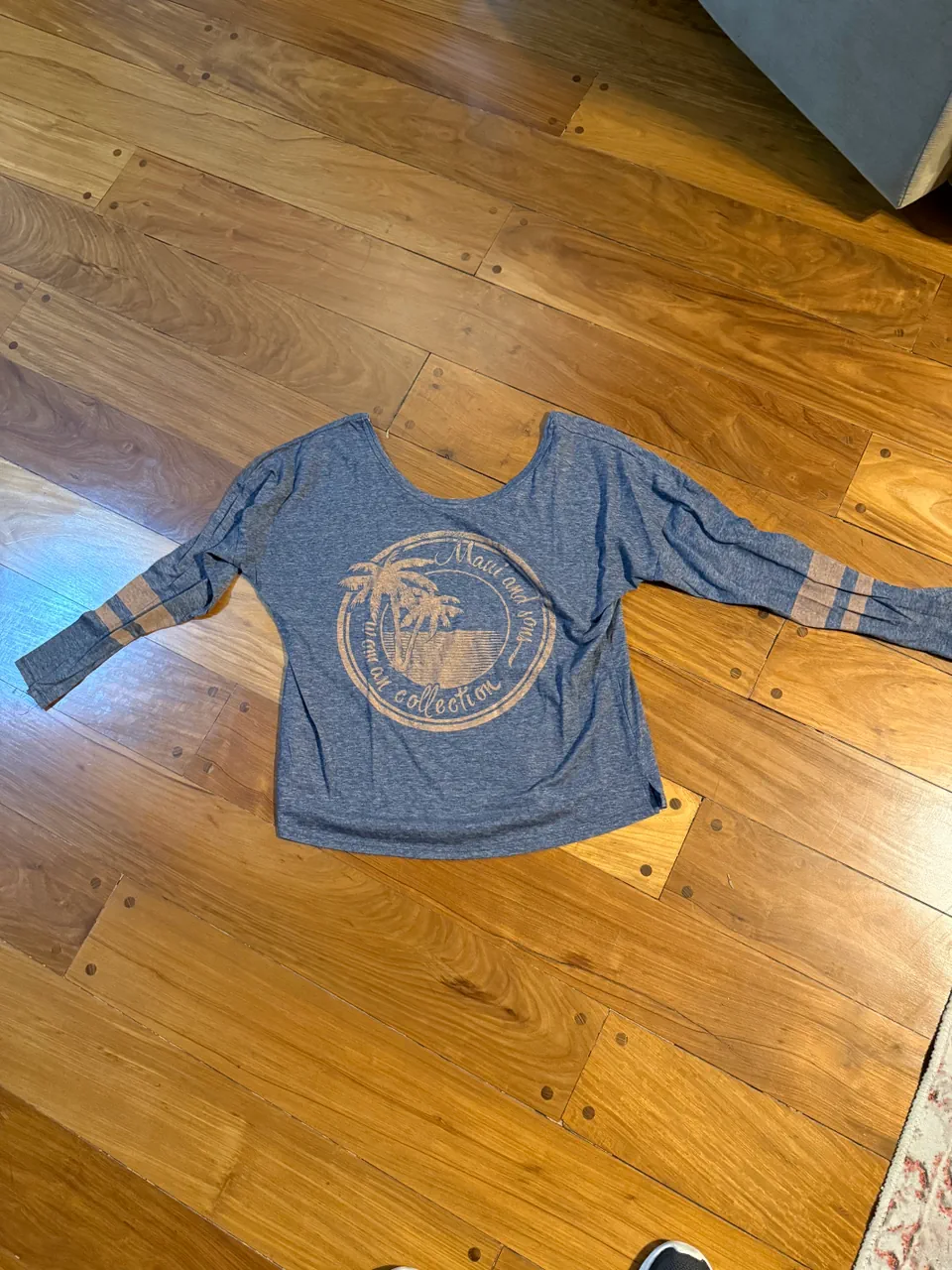 Remera Maui · Talle L