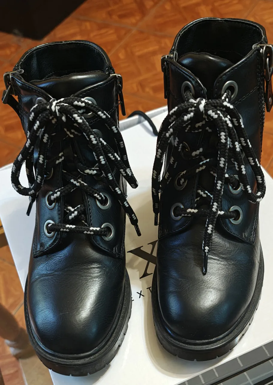 Borcegos Xl extra large · Talle AR 36