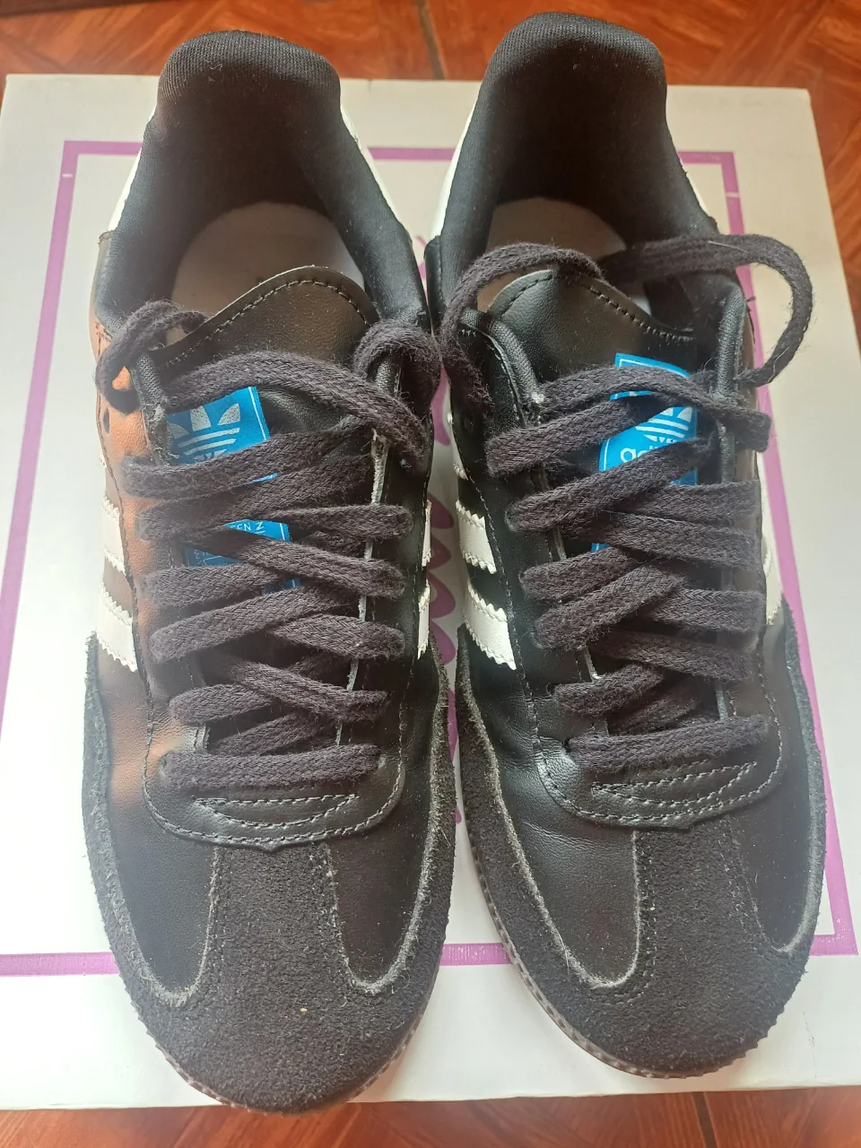adidas · Talle AR 35