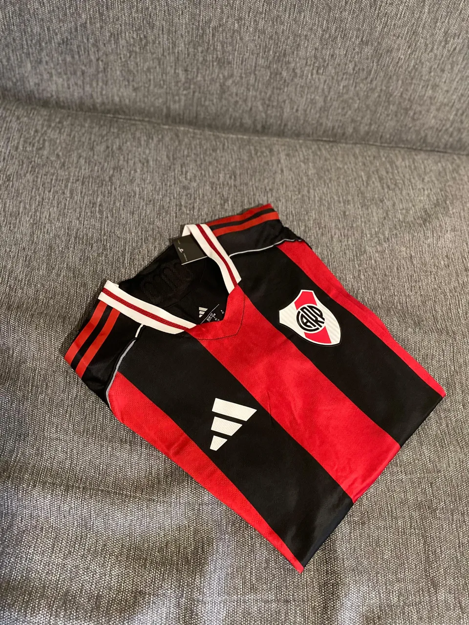 Camiseta adidas - imagen 1