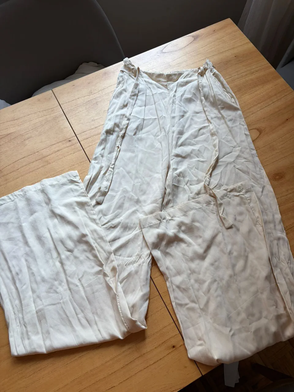 Pantalón A ≠ · Talle EU 36