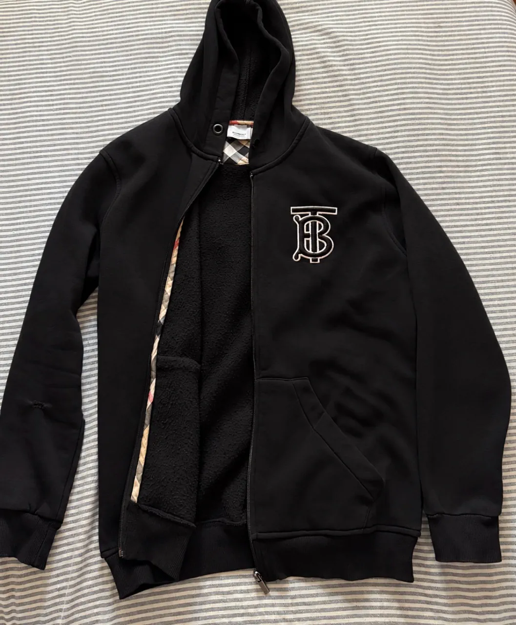 Buzo Burberry - imagen 1