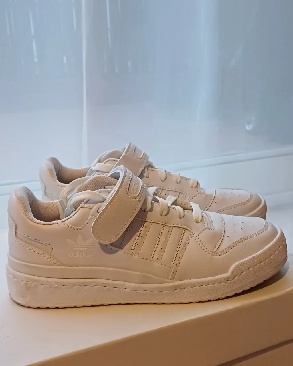 adidas · Talle AR 38