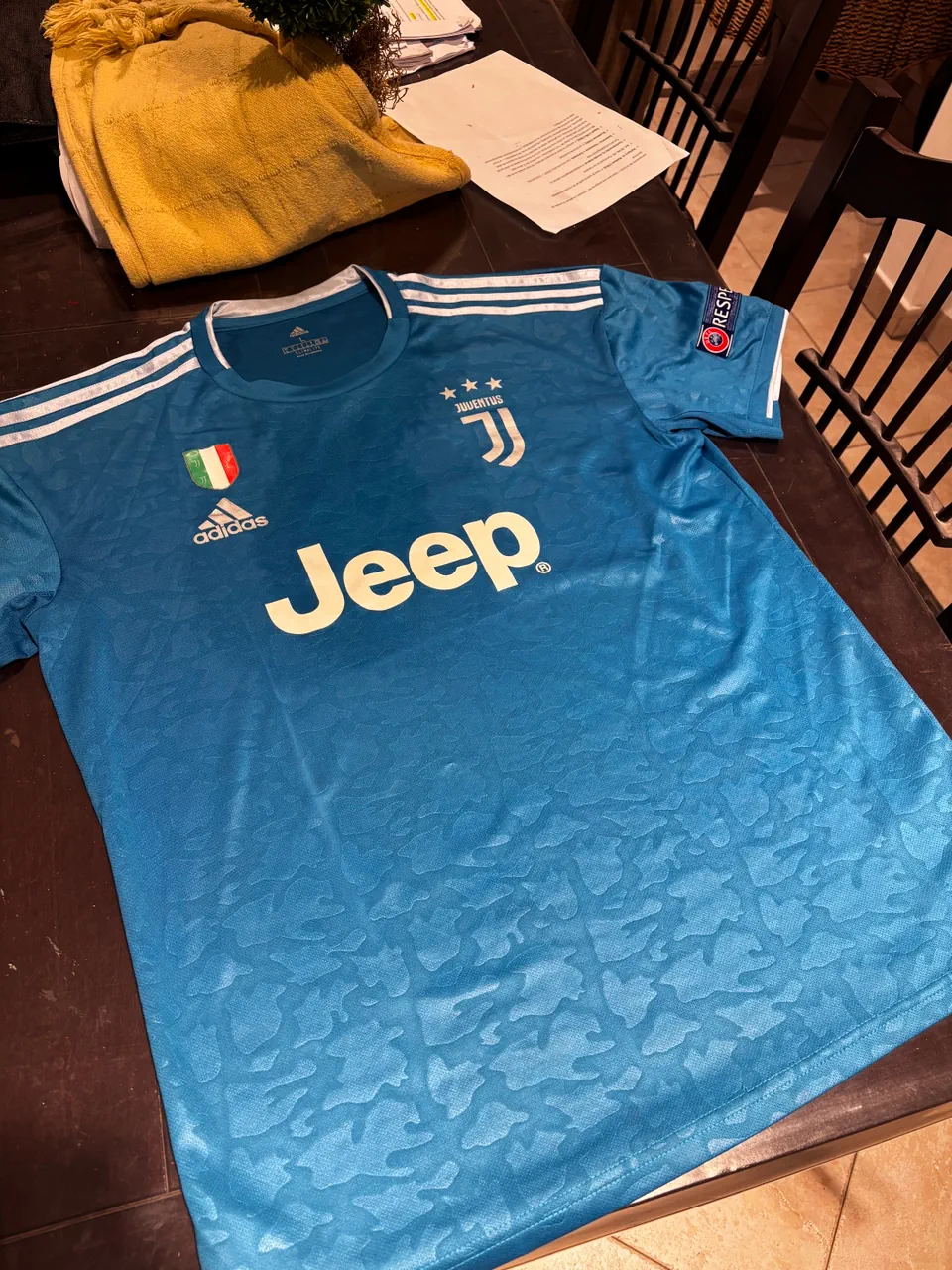 Camiseta adidas - imagen 1