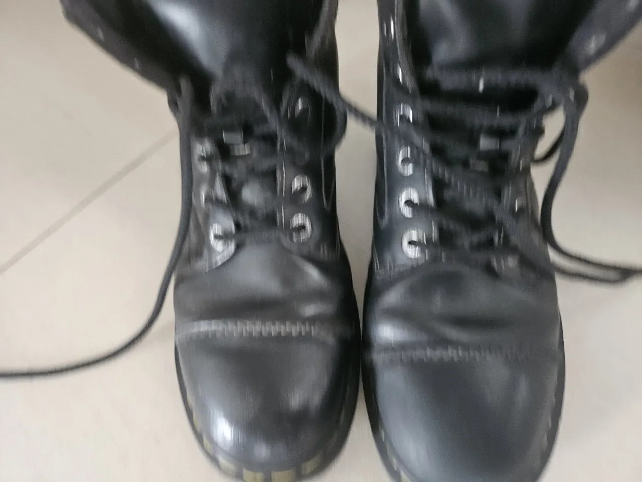 Dr. Martens · Talle AR 40