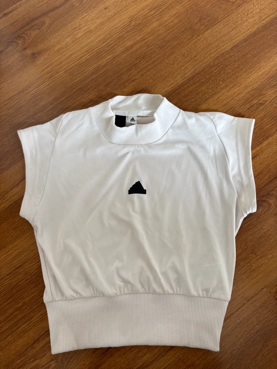Remera adidas · Talle XS