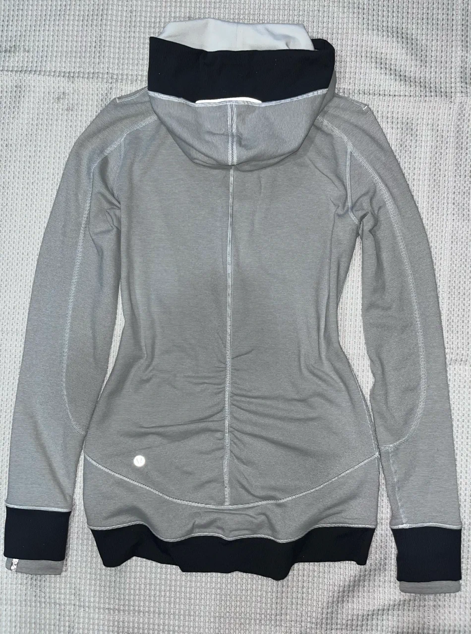 Buzo Lululemon - imagen 2