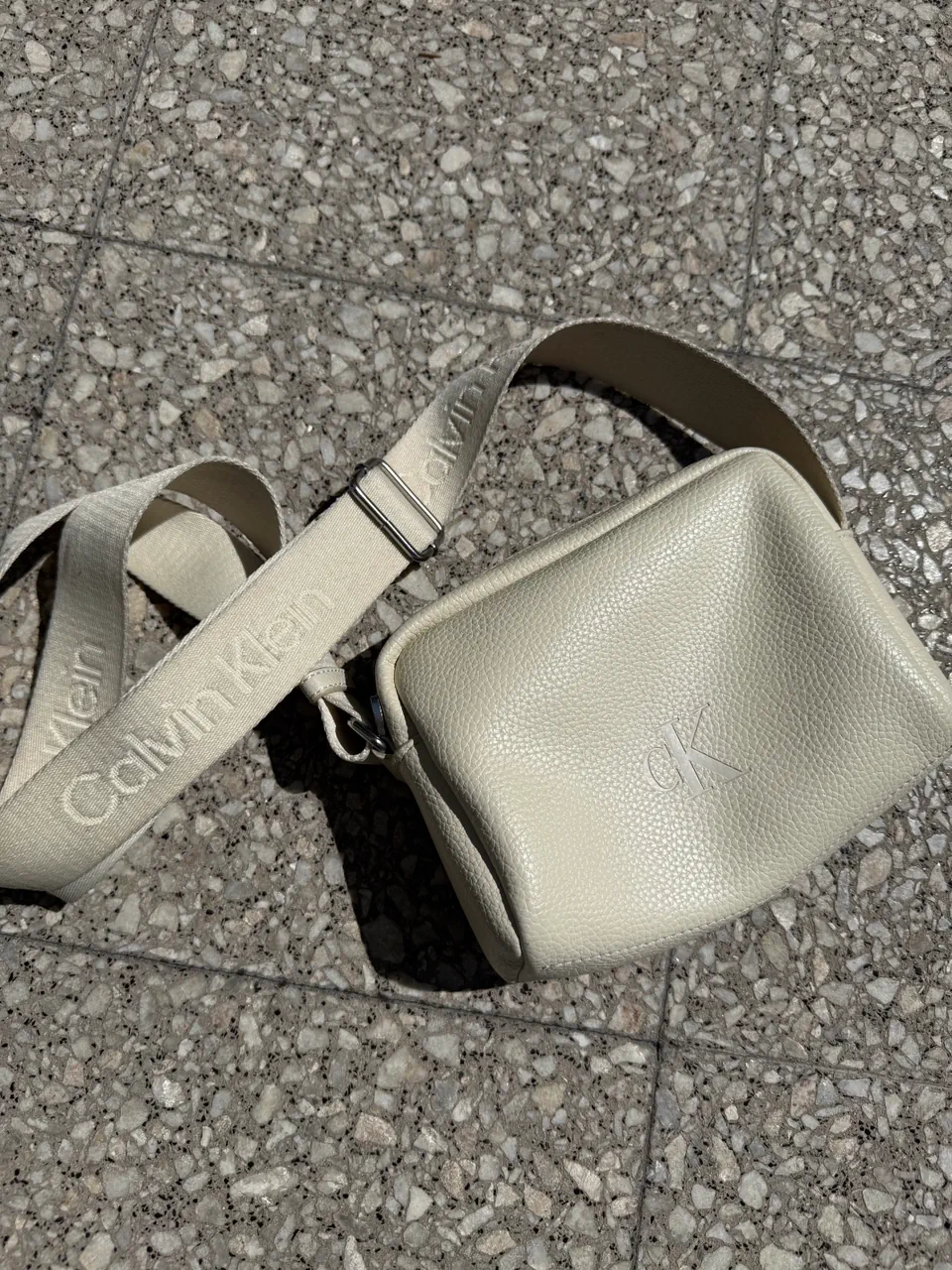 Cartera Calvin Klein