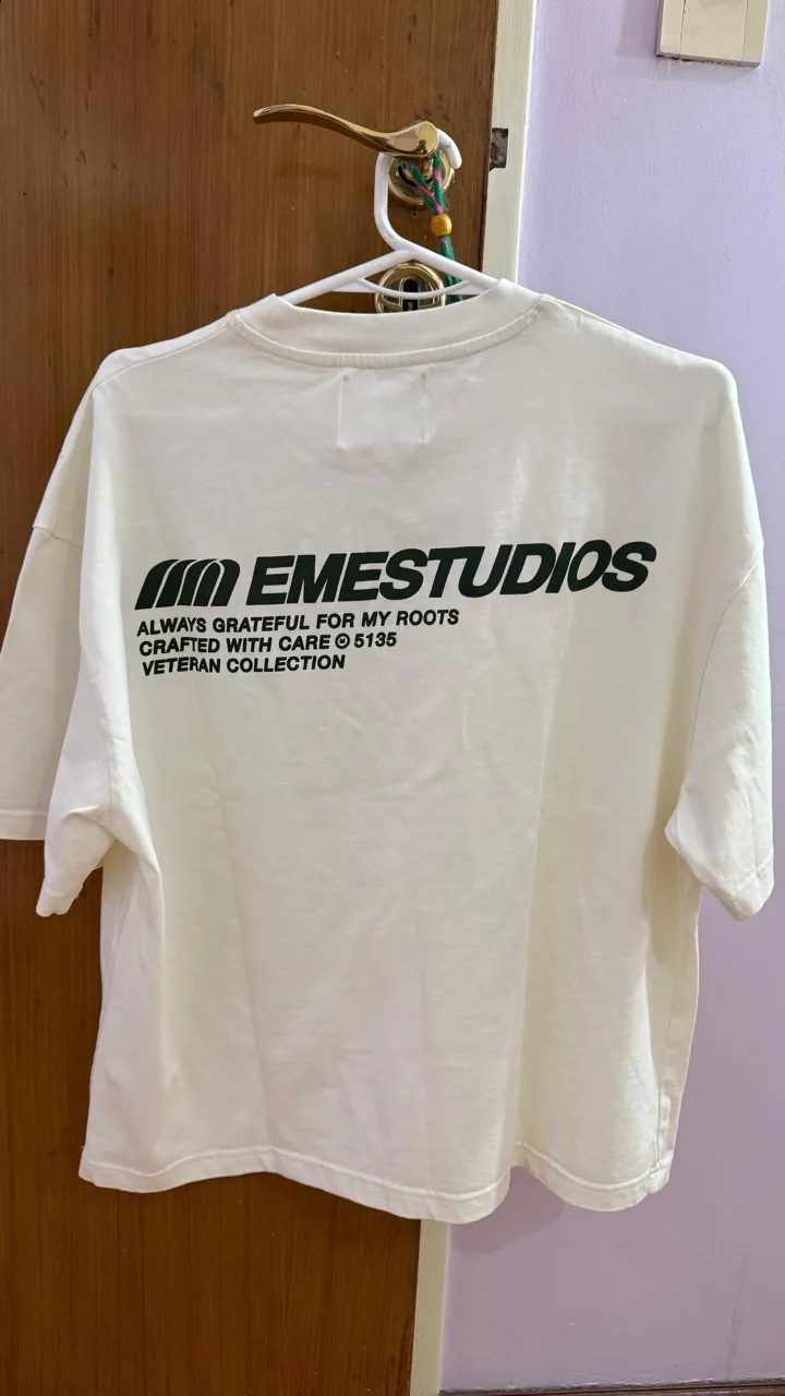 Remera Eme studios · Talle XS