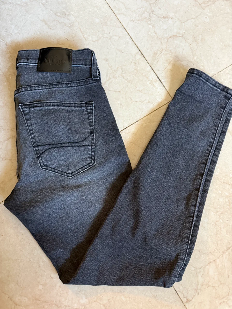 Hollister · Talle MEX/ARG 38
