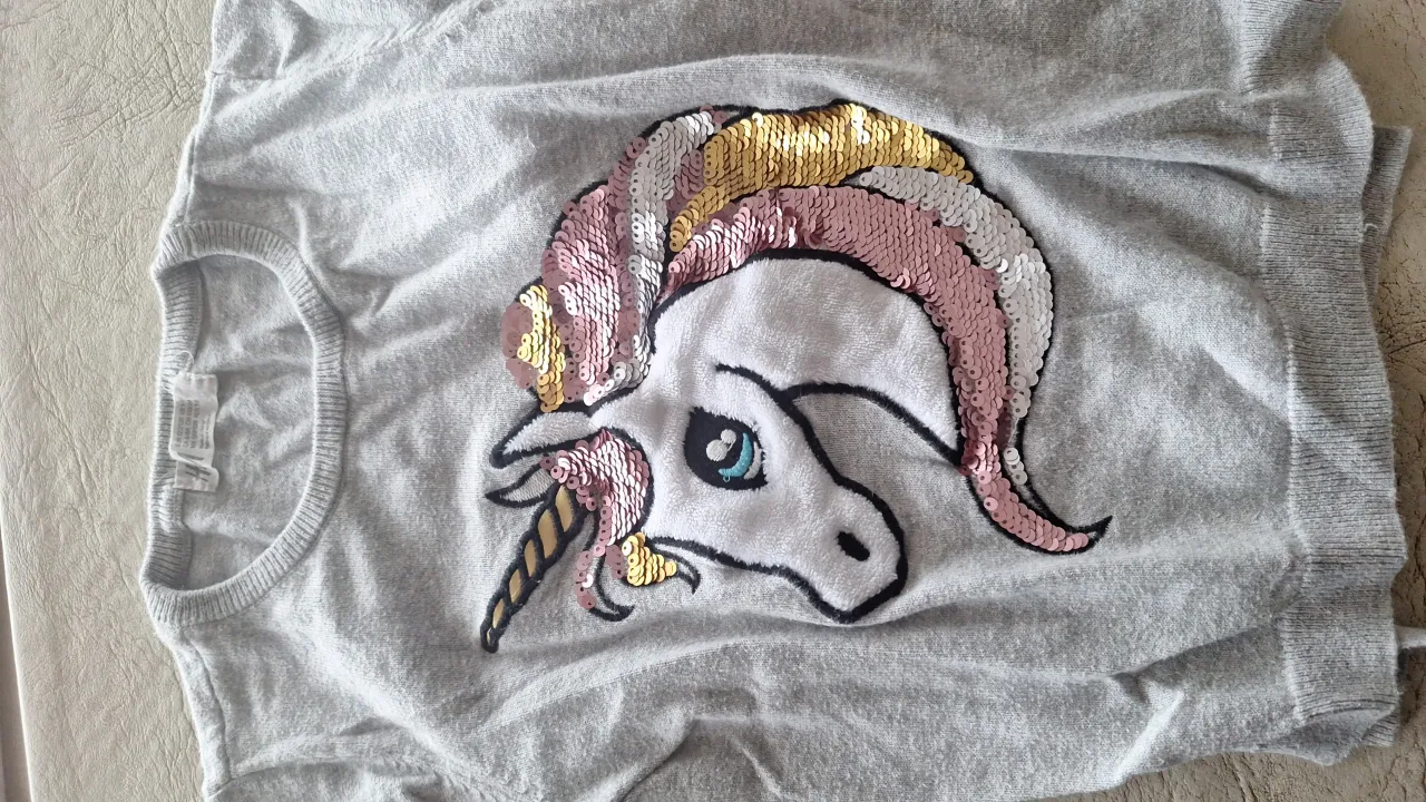 Sweater de cuello redondo H&M · Talle 7 años / 122 cm