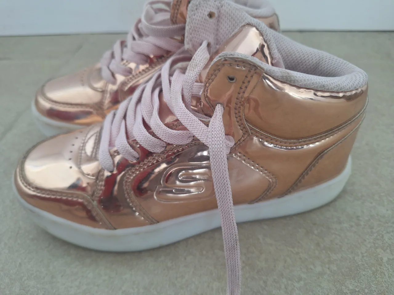 Skechers · Talle AR 31