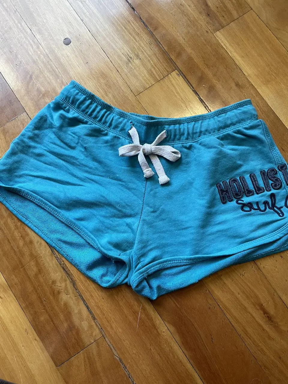 Hollister · Talle M