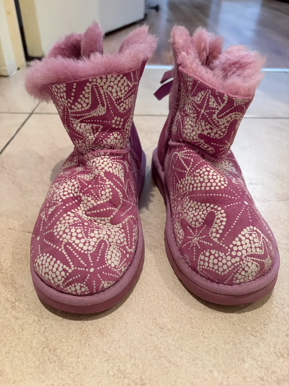 UGG · Talle AR 31